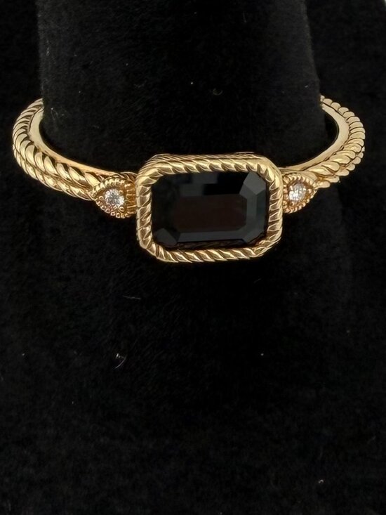 Judith Ripka Jewelry - Judith Ripka .80 cttw Sapphire & Diamond Accent Ring 14k yellow gold Size 9